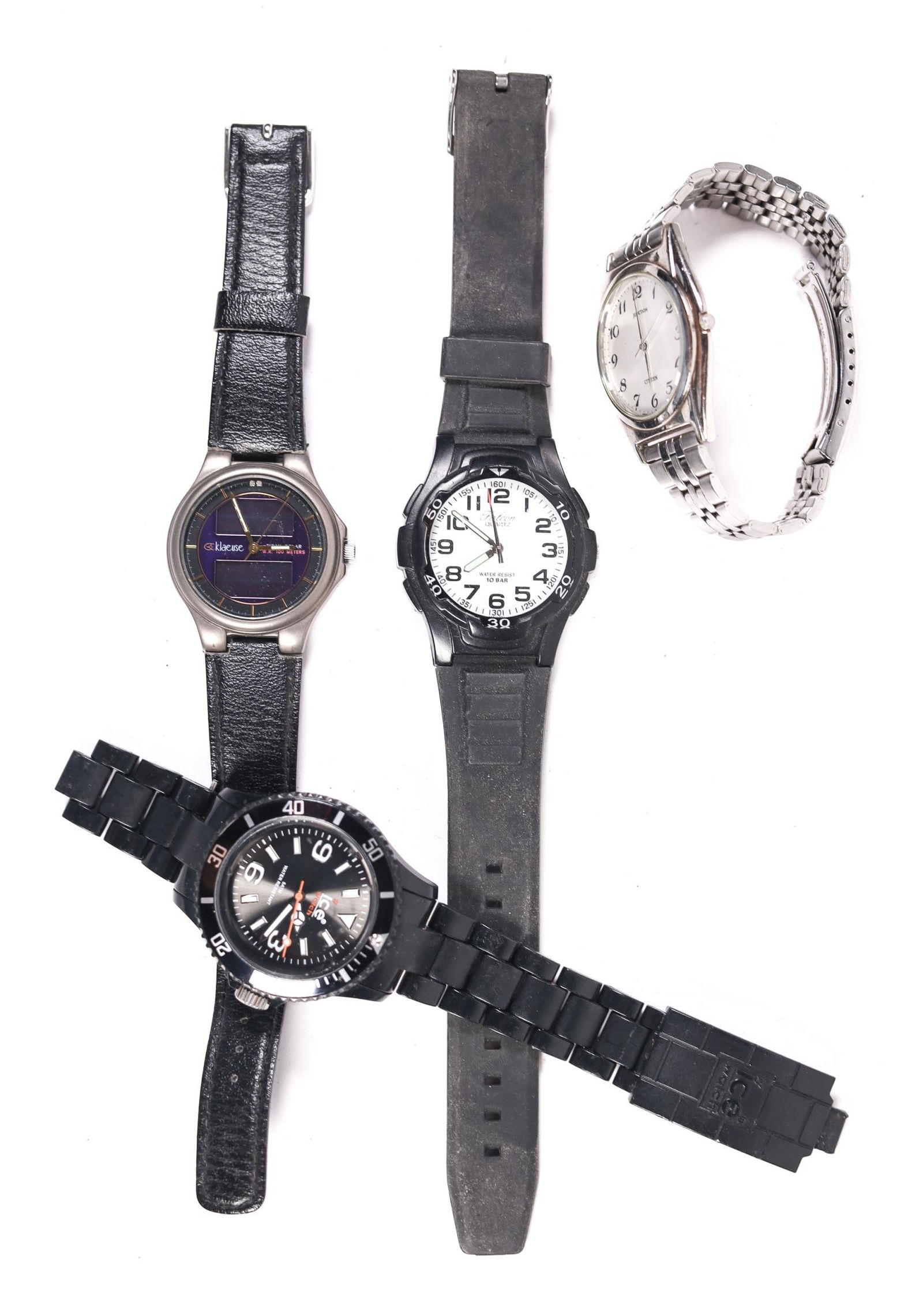 LOT OF 4 VTG ESTATE WATCHES: Lot of 4 vintage watches, including Citizen and Ice Watch.