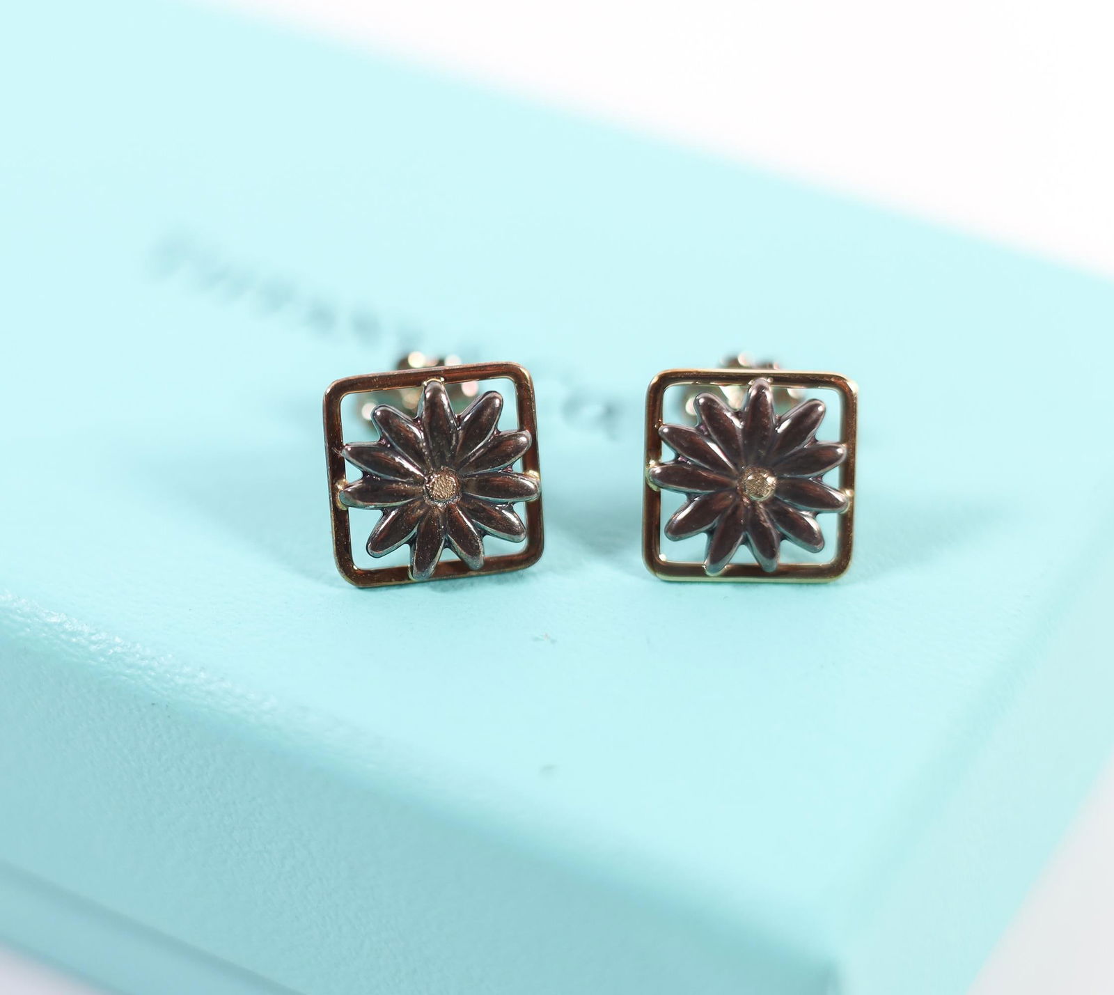 TIFFANY & CO. 925 18KYG FLOWER STUD EARRINGS W/BOX (1 of 5)
