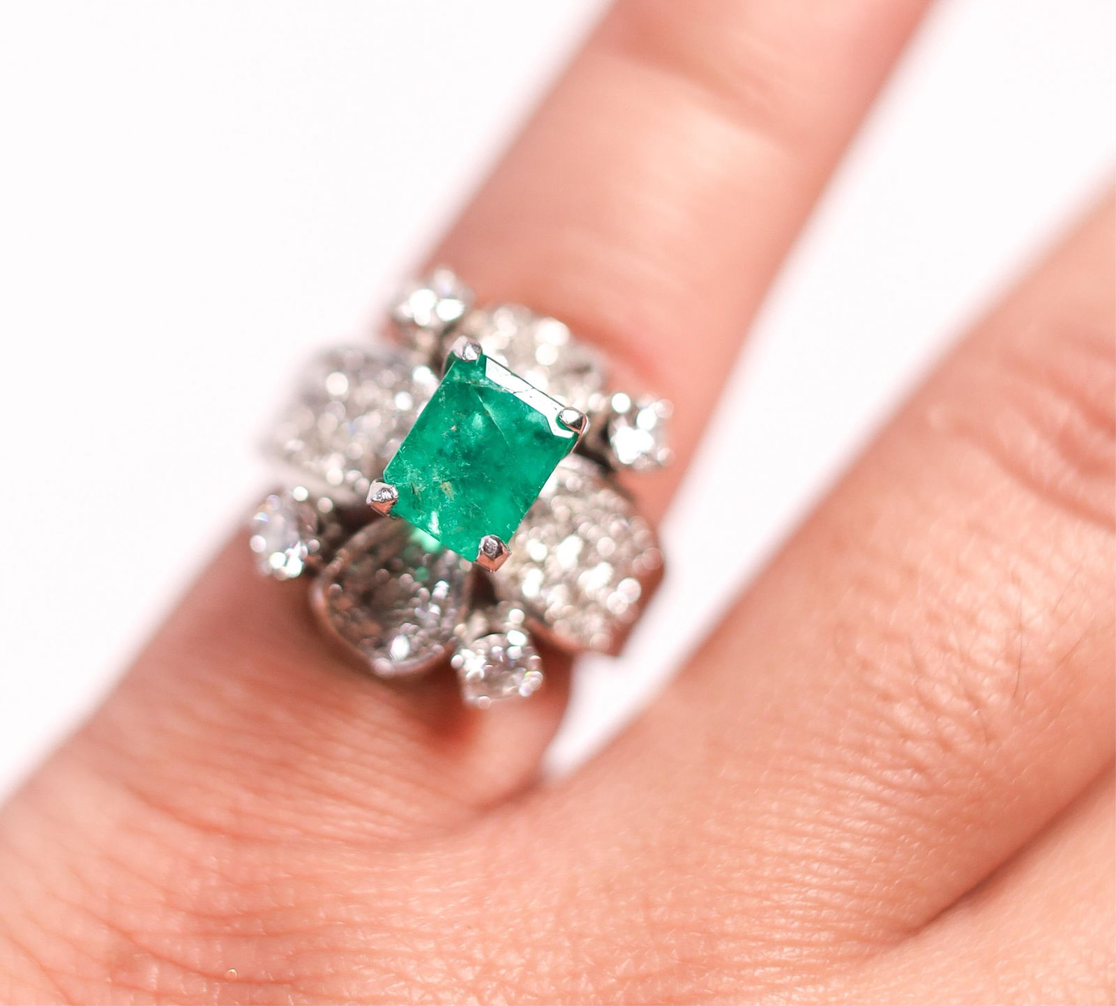 1.25CT EMERALD .5CT DIAMOND PLATINUM RING, 5. (1 of 5)