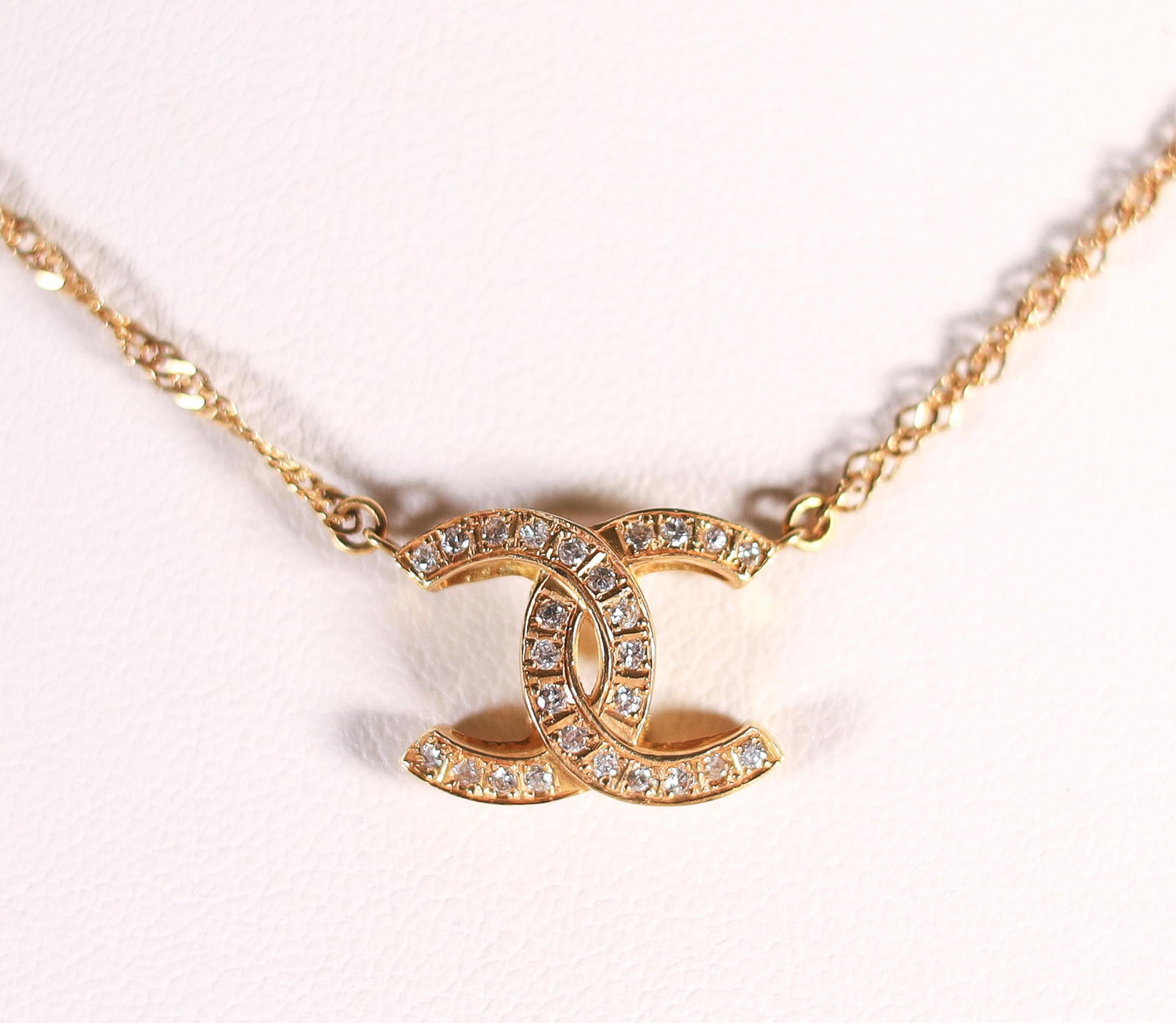 18KYG CHANEL COCO MARK MOTIF DIA. NECKLACE (1 of 4)