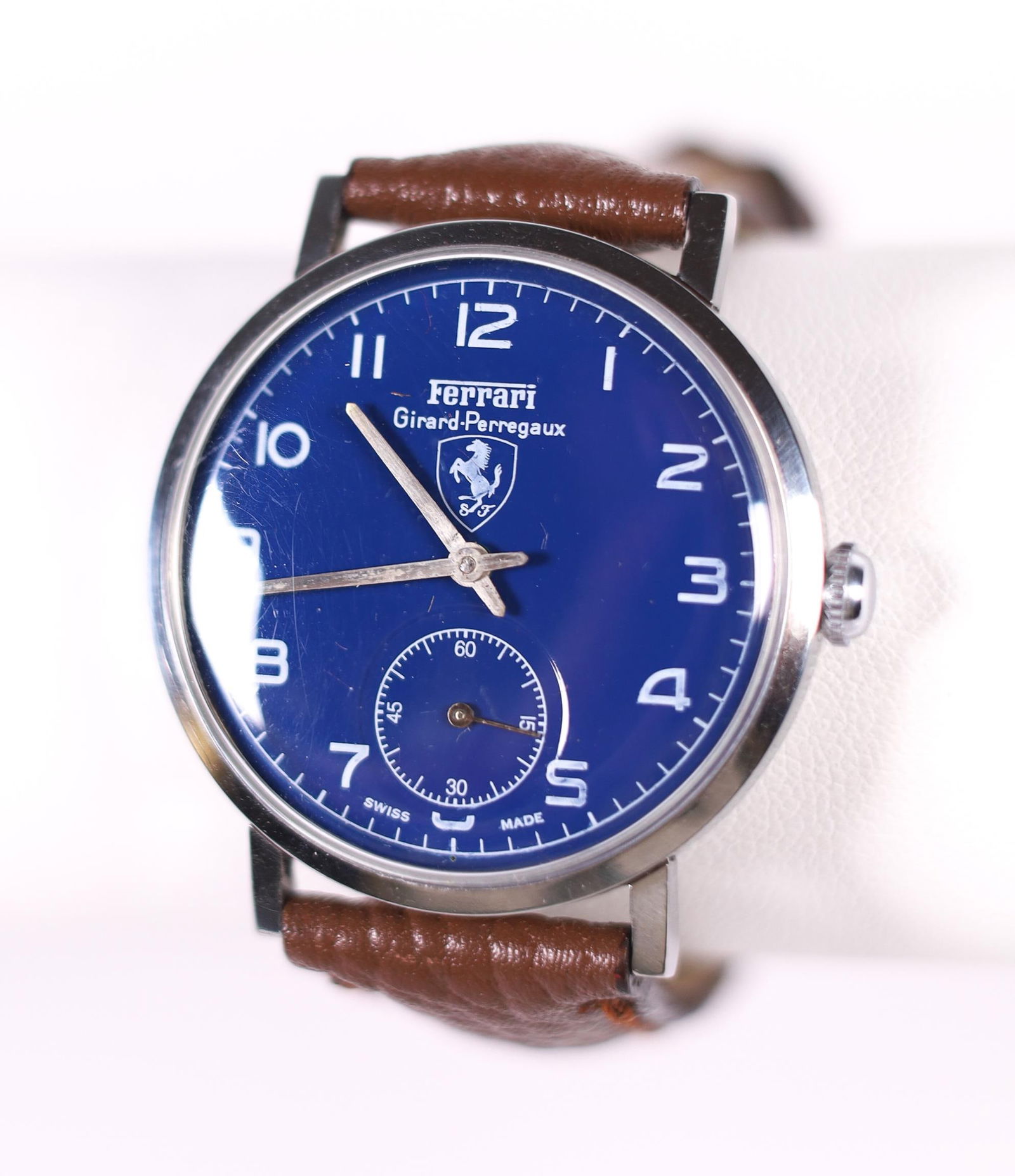 GIRARD PERREGAUX FERRARI WATCH 37MM (1 of 5)