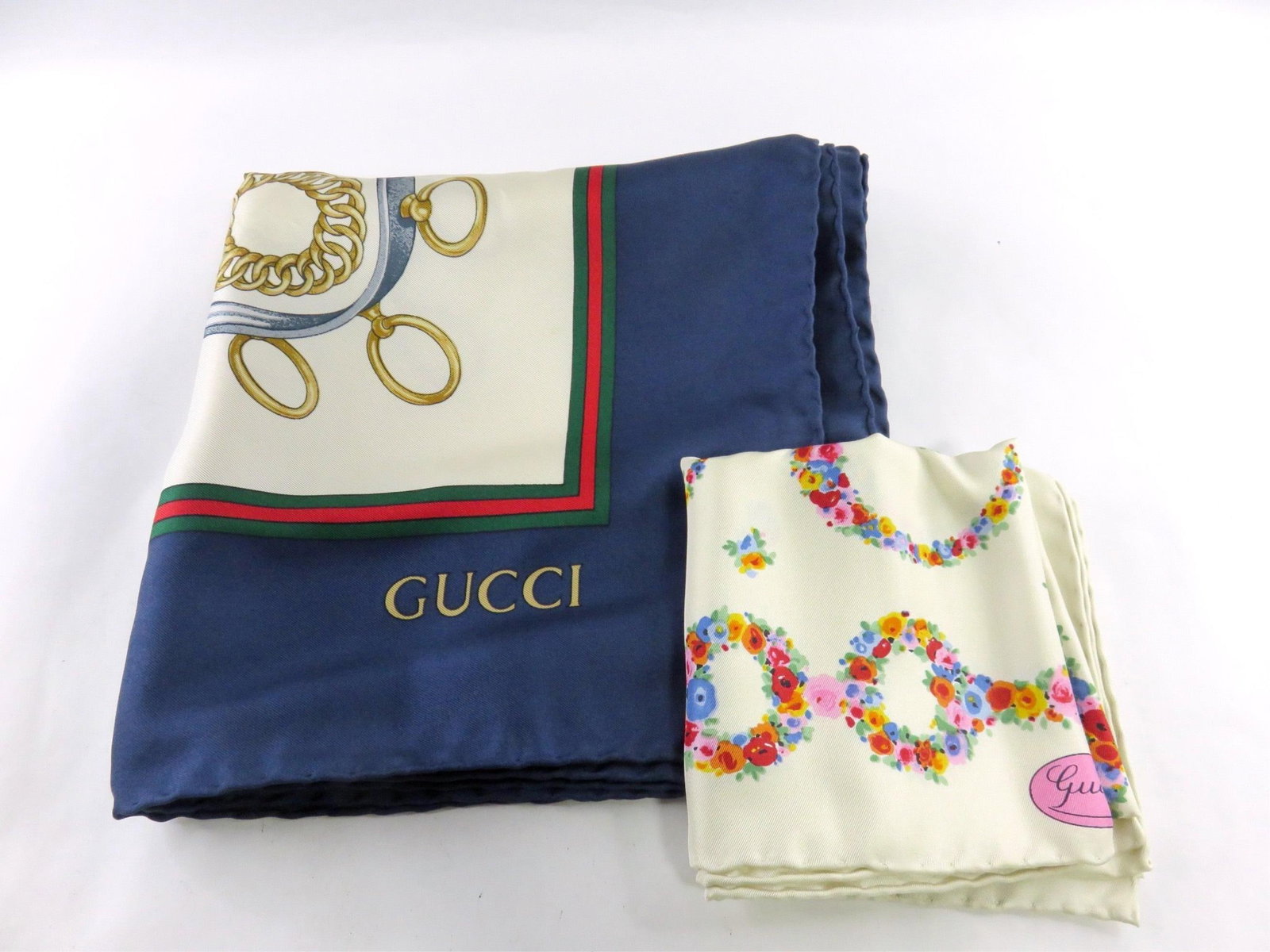2 GUCCI FLORAL/ GG LOGO SCARVES (1 of 6)