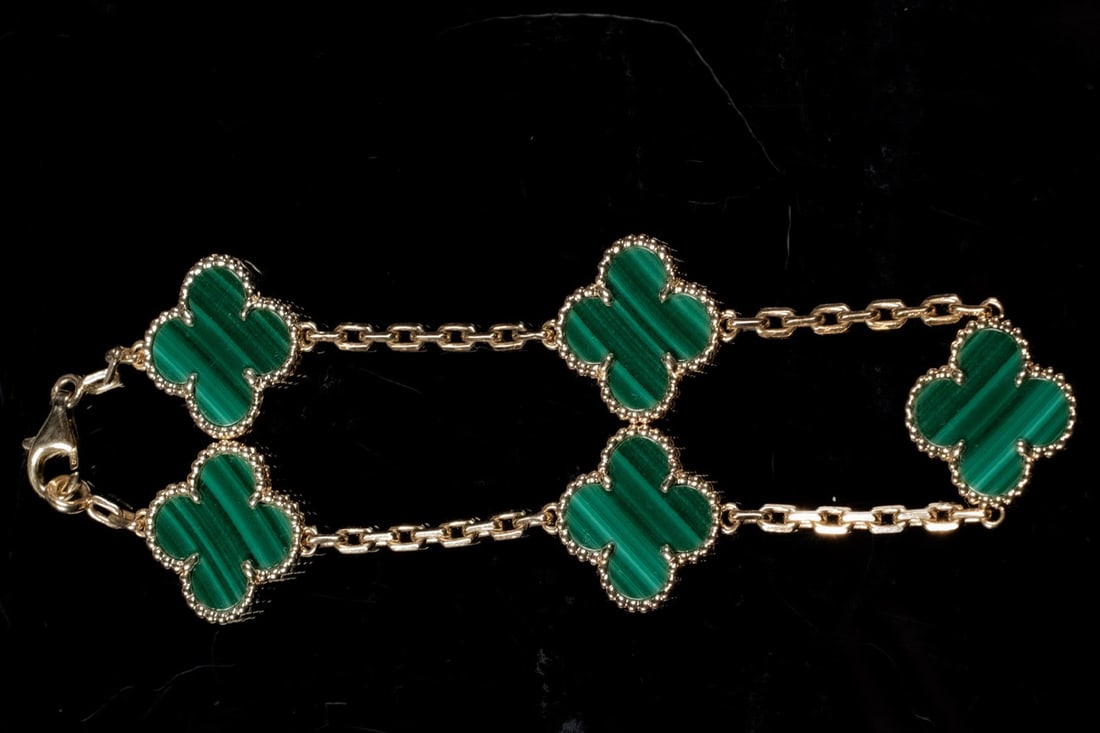 VCA ALHAMBRA 18KYG 5 MOTIF MALACHITE BRACELET W/PAPERWORK (1 of 2)