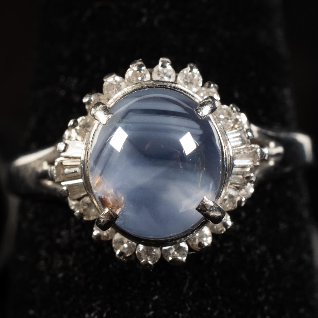 PLAT. 4.6CTTW STAR SAP. & DIA. HALO RING, 8.75 (1 of 4)