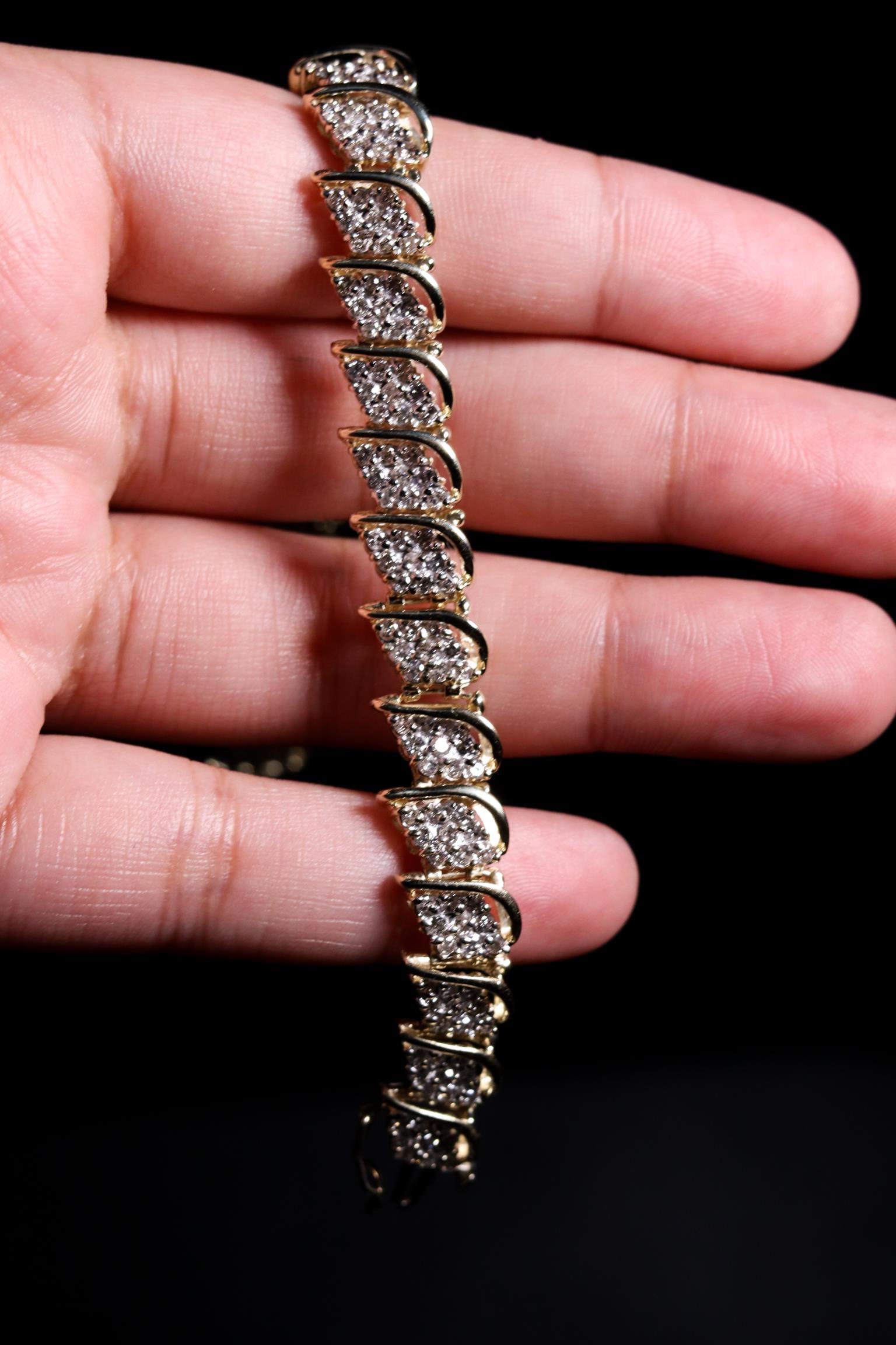 14KYG 12CT DIAMOND BRACELET (1 of 4)
