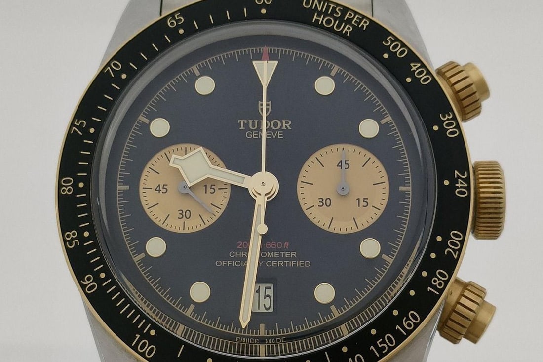TUDOR BLACK BAY GOLD AUTOMATIC WATCH W/BOX, 41MM (1 of 7)