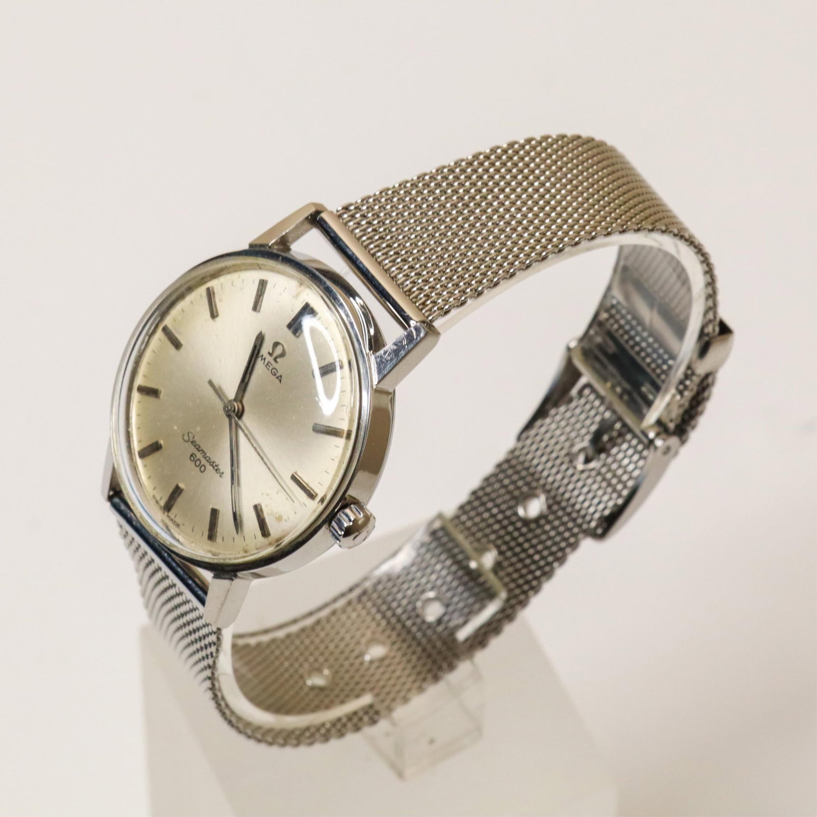 OMEGA SEAMASTER 600 MANUAL WATCH, 34MM (1 of 4)