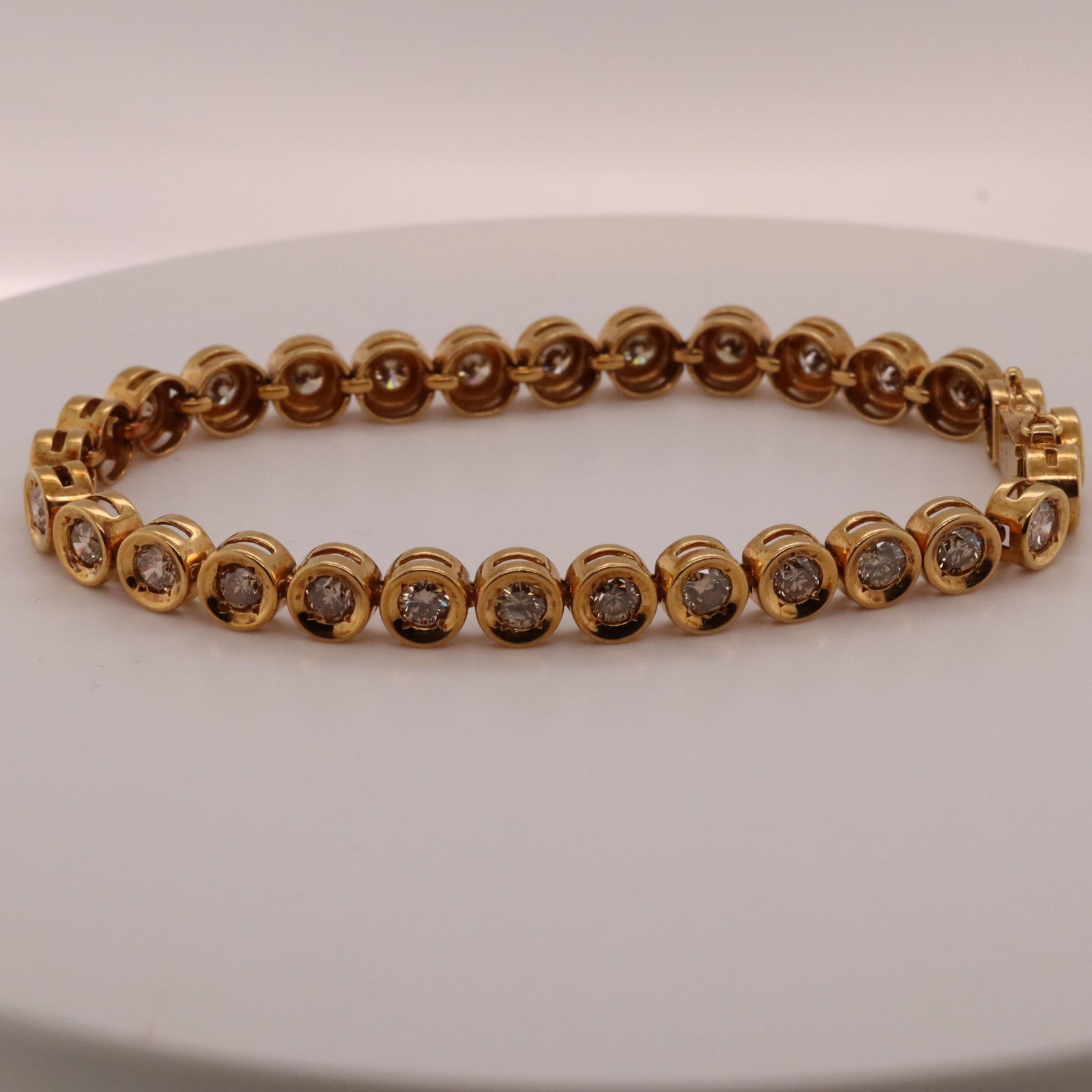 18KYG 5CT DIAMOND BRACELET (1 of 3)