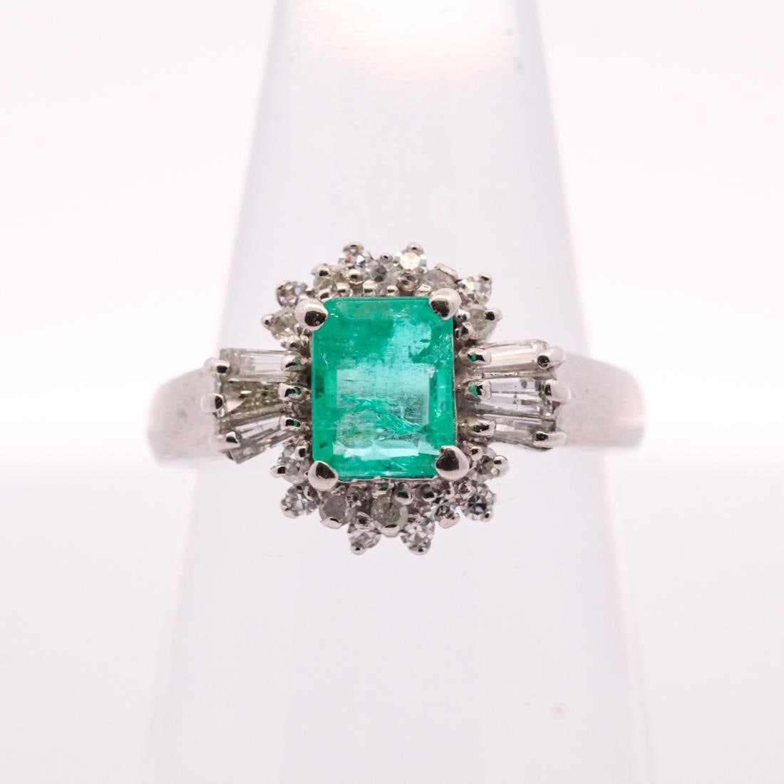 900PT 1.25CTTW EMERALD & DIAMOND RING, 4.5 (1 of 5)