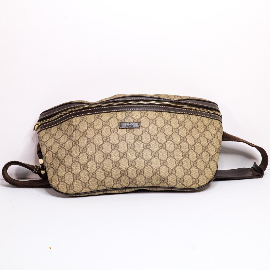 GUCCI GG SUPREME SHOULDER BAG (1 of 8)