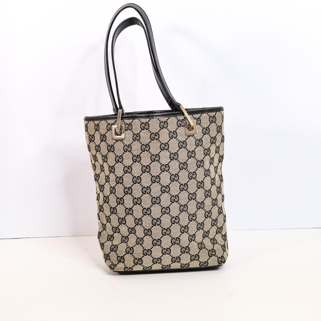 GUCCI GG CANVAS TOTE BAG (1 of 9)