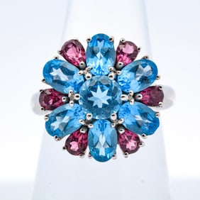 18KWG BLUE TOPAZ FLORAL RING, 6.25