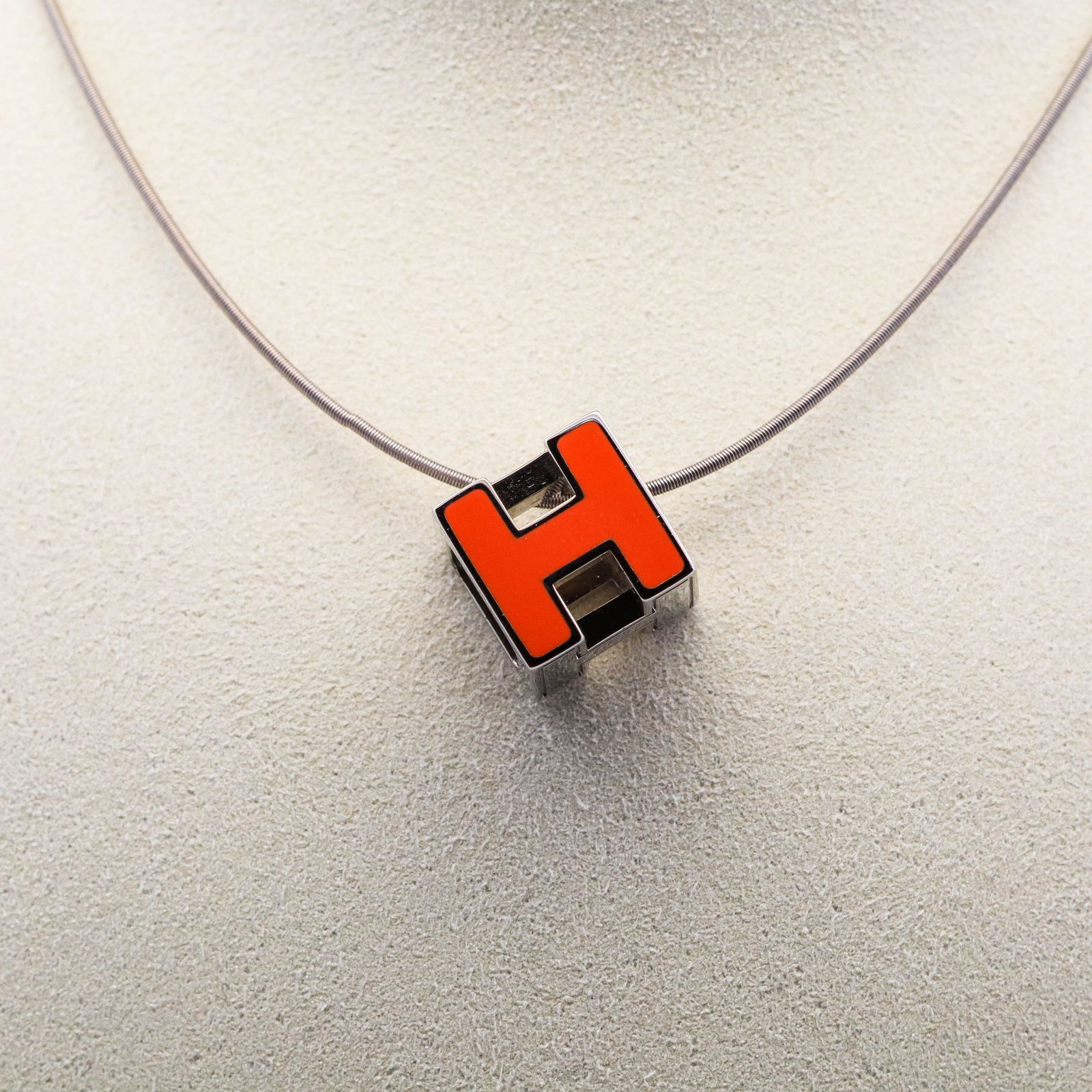 HERMES Pendentif Cage D'H / H-Cube Enamel Necklace (1 of 5)