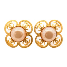 Chanel 1995 Spring Gilt Metal Mabe Pearl CC Earrings 95P