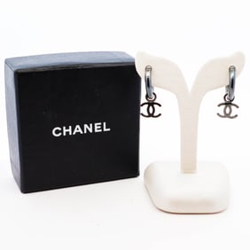 Chanel Coco Mark Hoop Earrings Silver Tone – Clip-On