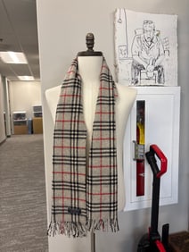 Burberry 100% lambswool scarf 60