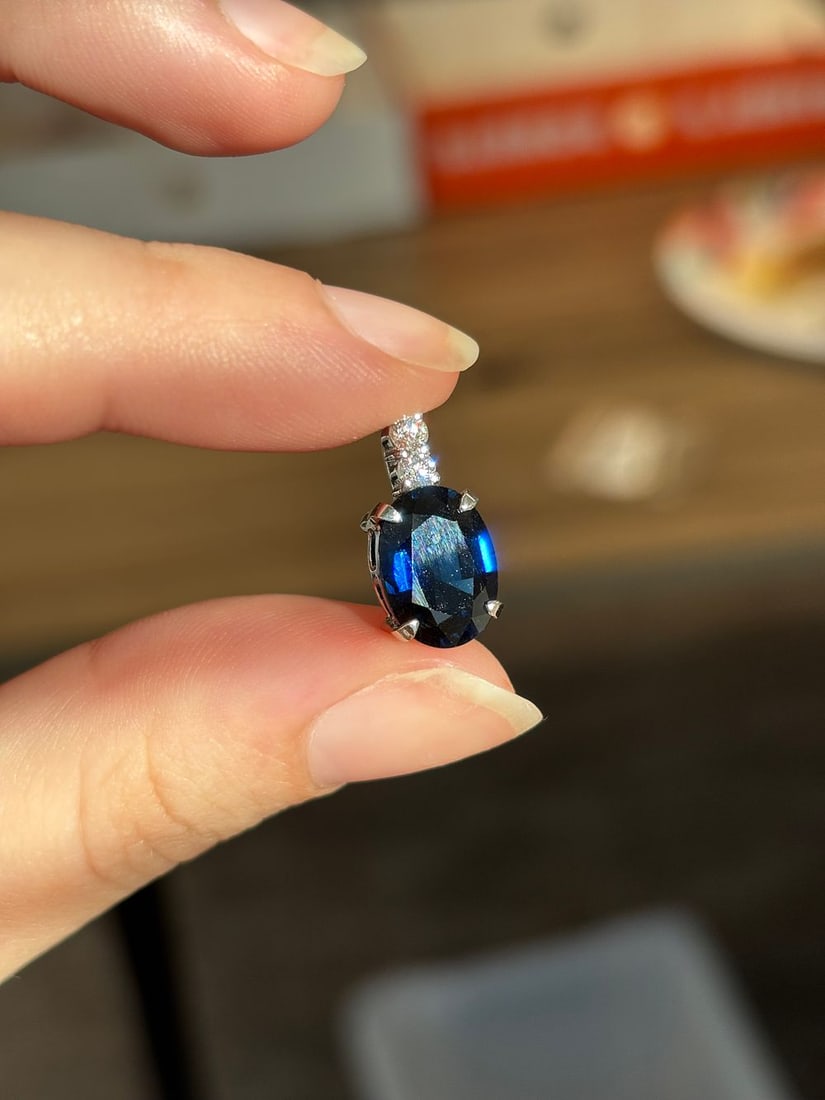 Platinum 3.96ct Natural Sapphire & .15ctw Diamond Pendant: Platinum 3.96ct Natural Sapphire & .15ctw Diamond Pendant Marked Pt900 3.96 0.15 2.9 grams