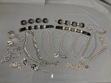 Group lot of jewelry 18+ pieces, costume/boutique