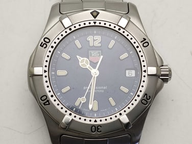 TAG Heuer WK1113 Professional 200 Meters Men’s Watch – 38 mm