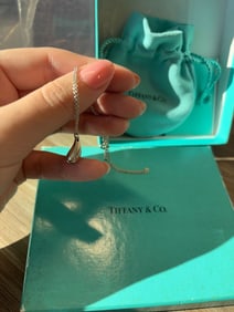 Tiffany & Co sterling silver Paloma Picasso Teardrop Necklace Like new with Box