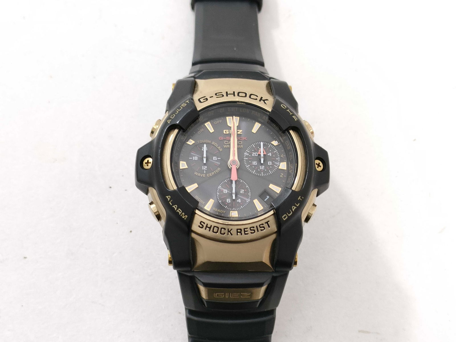 Casio G-Shock GS-1000BJ Black & Gold Men’s Watch: Needs a new battery. Casio g-shock gs-1000bj men’s watch, authentic. black resin case with gold-tone accents and stainless steel backplate. analog display with three sub-dials featuring stopwatch, d