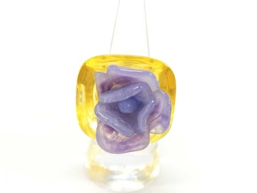 Vintage Chanel 2001 Spring 01P Camellia Resin Ring Size 7