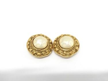 Chanel Gold-Tone Clip-On Earrings with Costume Pearls pre-1986