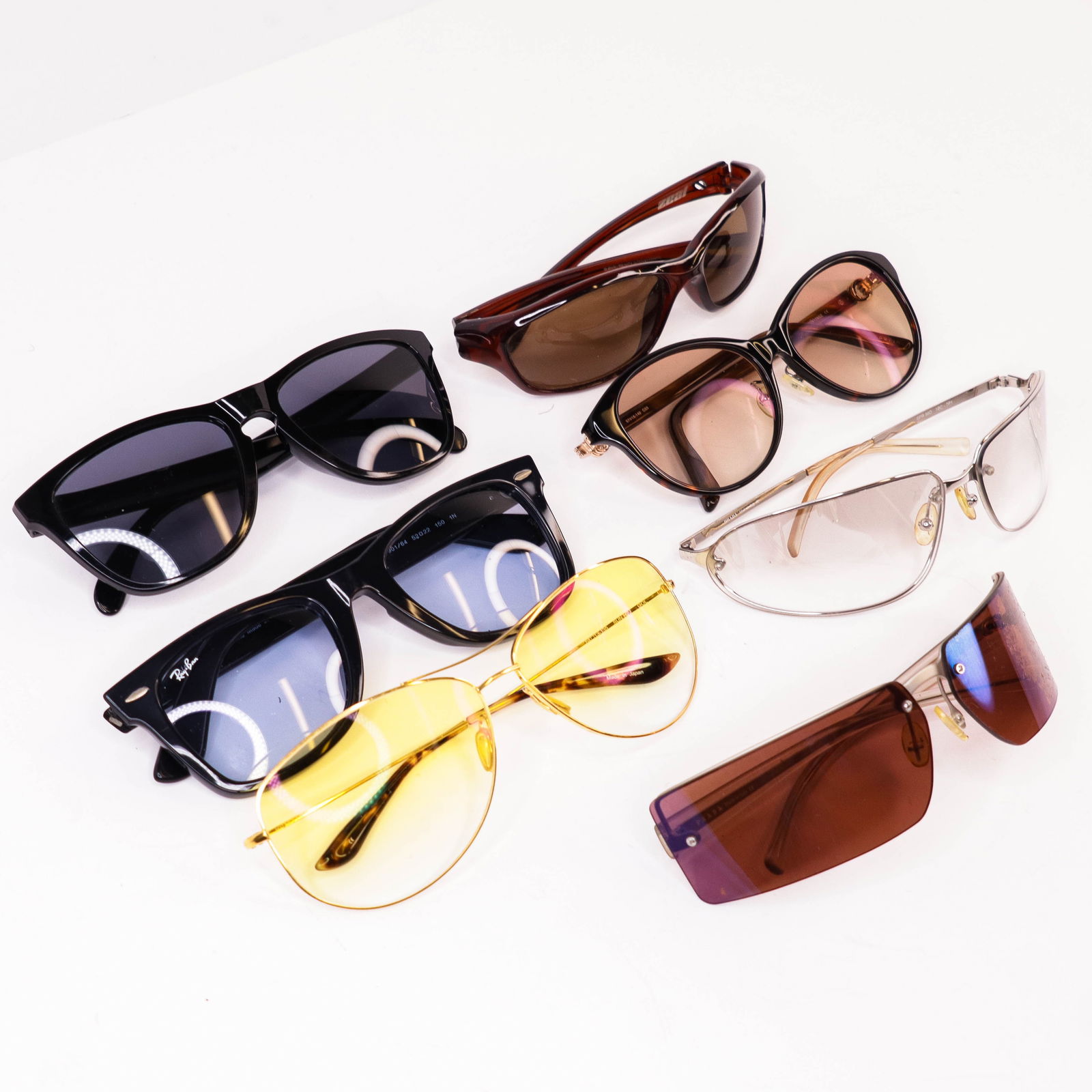 Group of Designer Sunglasses: Group of Designer Sunglasses. 2x Prada, Celine Dion, Oakley, etc. 