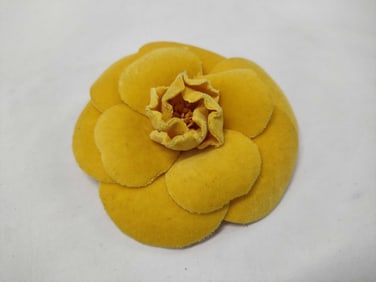 Vintage 1990s Chanel Cameilla Brooch /Corsage in Yellow Velvet with Box