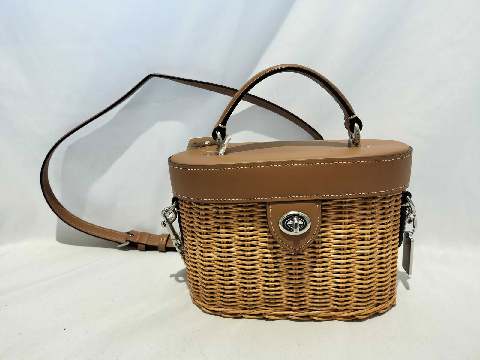 Romantic Picnic Coach Crossbody Wicker Basket Bag (1 of 10)