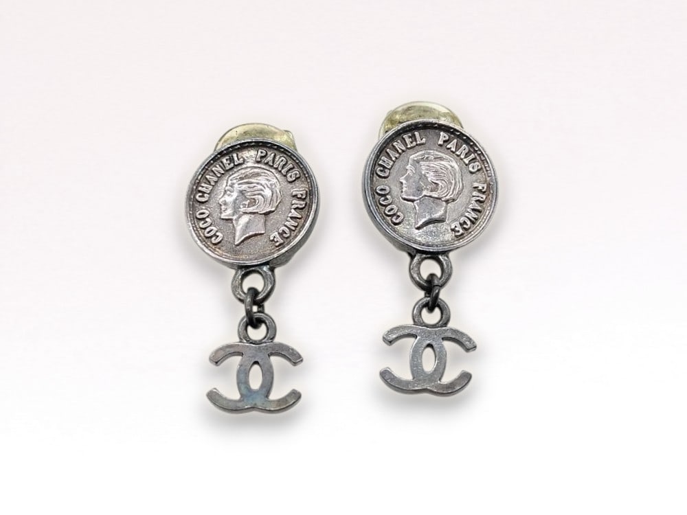 Chanel Coco Mark 96P Coin Earrings (1 of 6)