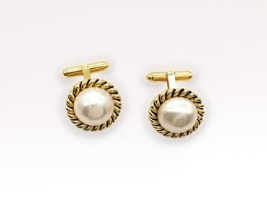 Vintage 1985 Chanel Pearl Gold Tone Cufflinks w/Box