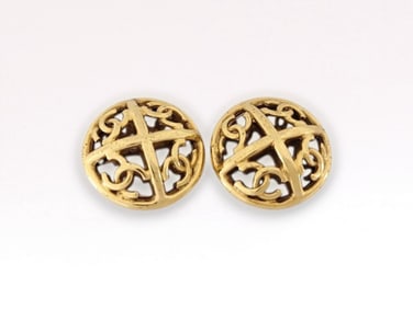 Vintage Chanel 93P CC stud clip-on earrings in gold-tone metal