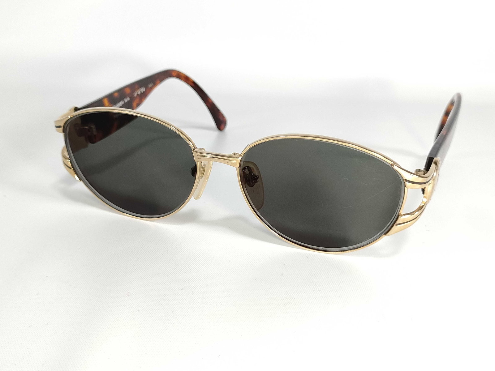 Yves Saint Laurent Tortoiseshell Sunglasses Vintage Model 31-6704: Authentic Pair of vintage Yves Saint Laurent (YSL) sunglasses, model 31-6704. Very good vintage condition.