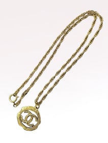Chanel CC Circle Gold Vintage Necklace
