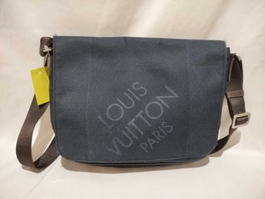 Louis Vuitton Petit Messager Damier Geant Navy Shoulder Bag