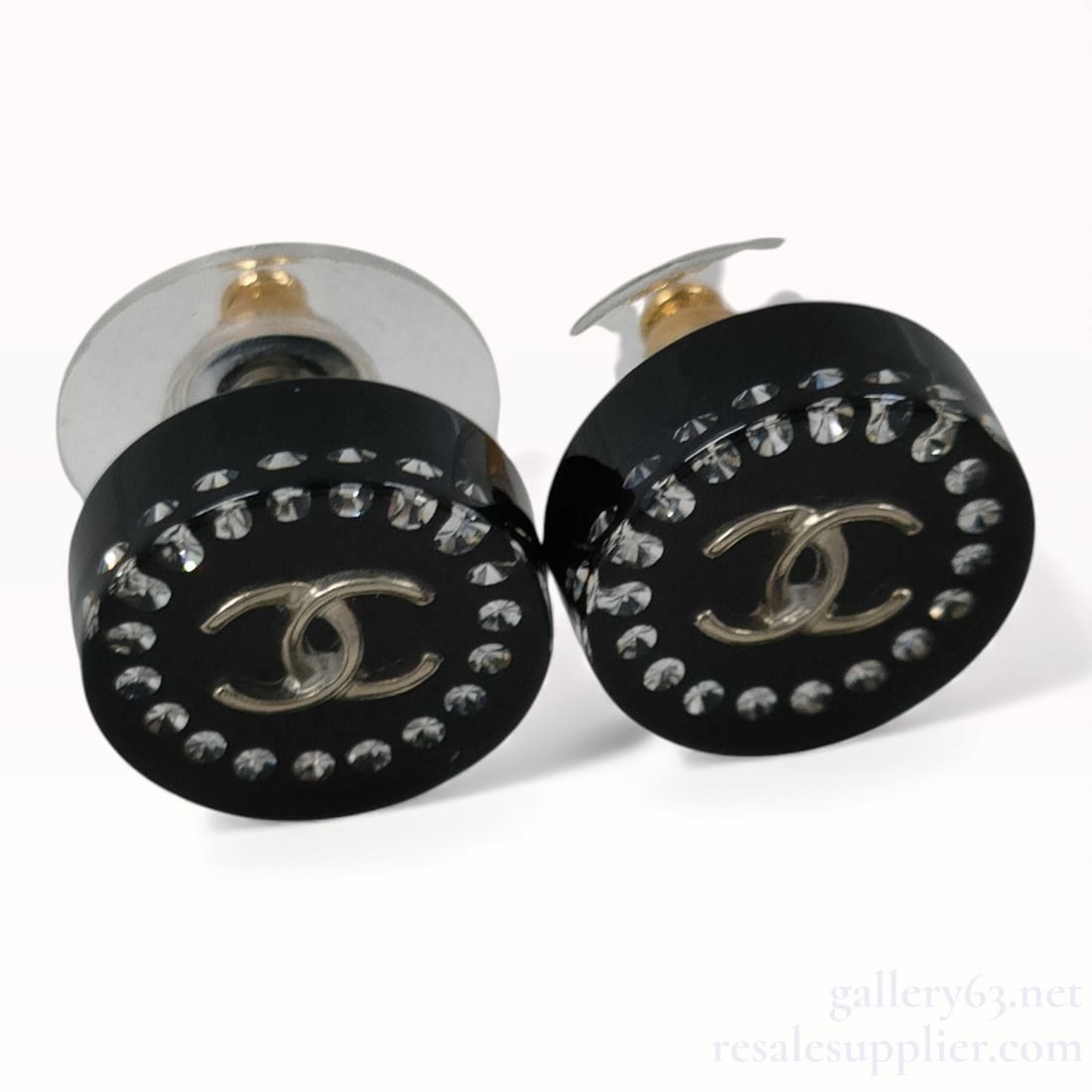 Chanel CC Black & White Classic Button Stud Earrings 2020 D20C (1 of 9)