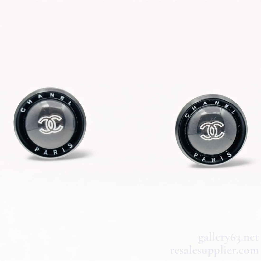 Chanel 98P Black Resin Clip-On Earrings 1998 Spring Chanel (1 of 3)