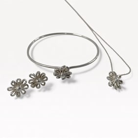 Tiffany & Co. Paloma Picasso Sterling Silver Daisy Set Including Bangle, Necklace, and Earrings