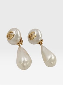 Chanel Vintage Pearl Drop Dangling Earrings with Box