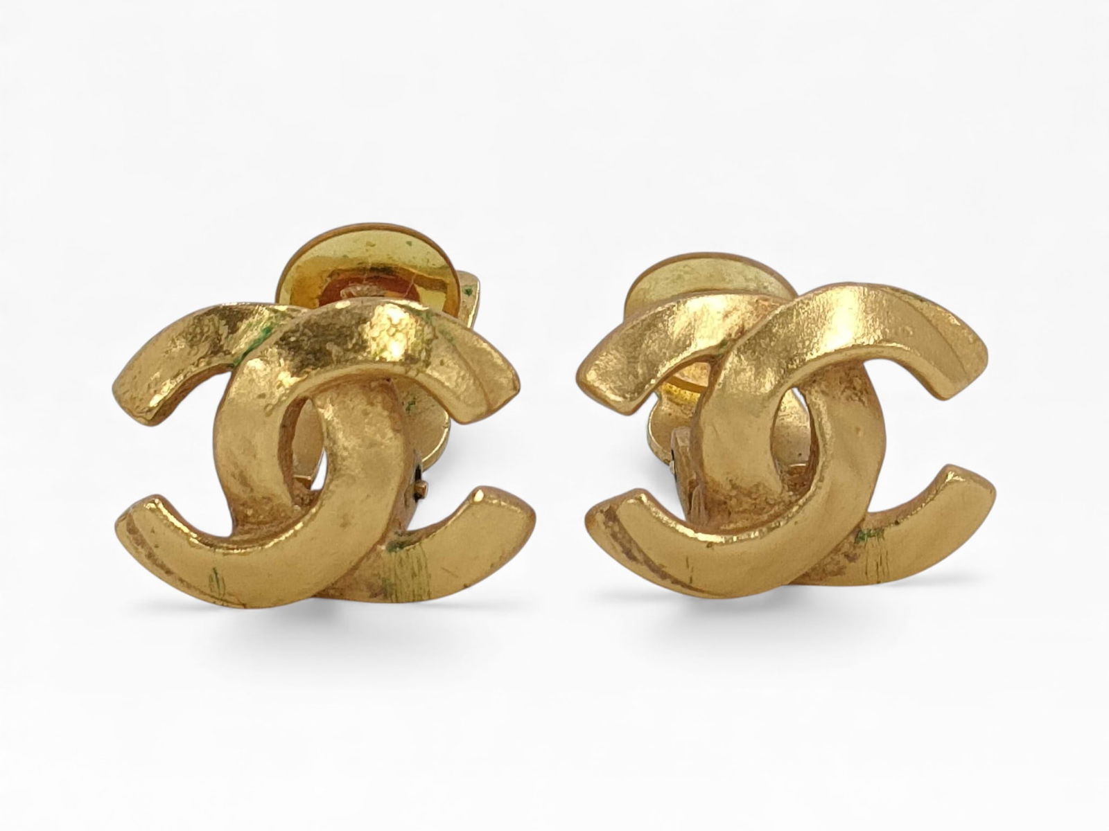 Chanel 00T CC Logo Gilt Costume Clip-on Earrings (1 of 7)