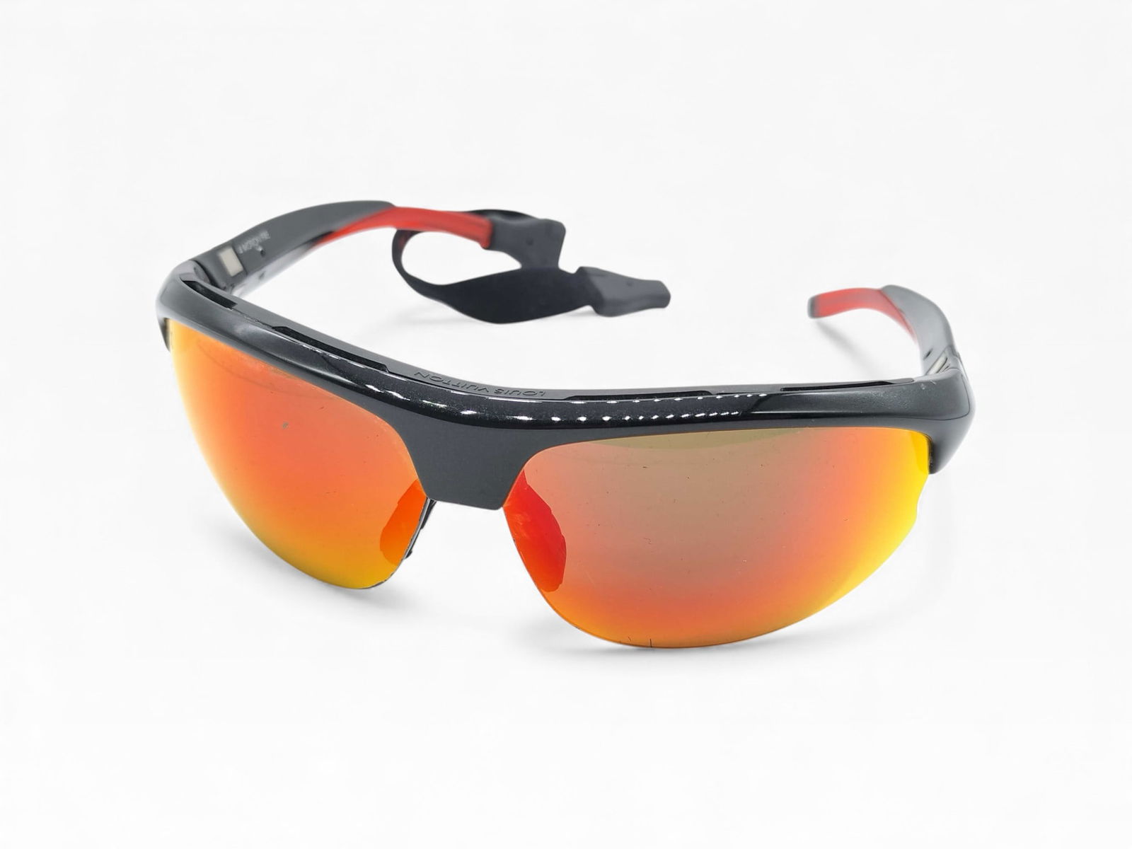 Louis Vuitton 4Motion Z0320U Fire sunglasses: Authentic Louis Vuitton 4Motion Z0320U Fire sunglasses with black frames and red mirrored lenses. with microfiber pouch.