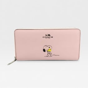 Coach x Peanuts Long Zip Around Wallet in Light Pink Leather - Excellent Condition