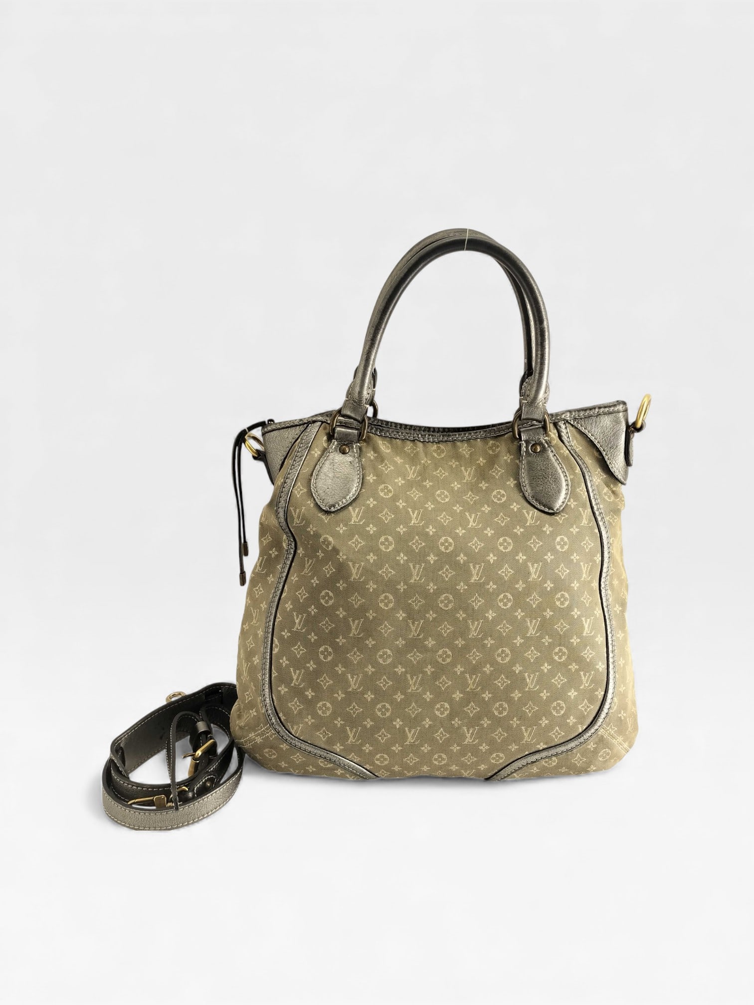 Louis Vuitton Mini Lin Besace Angele bag in Platine monogram canvas: Authentic Louis Vuitton Monogram Mini Lin Besace Angele bag, a versatile satchel that can also be worn as a shoulder or crossbody bag. Crafted from a durable and light canvas material made of 58% cott