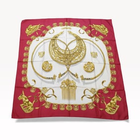 Hermès Carre Les Cavaliers D'Or Golden Horsemen Vintage 90cm Red Silk Scarf with Tag