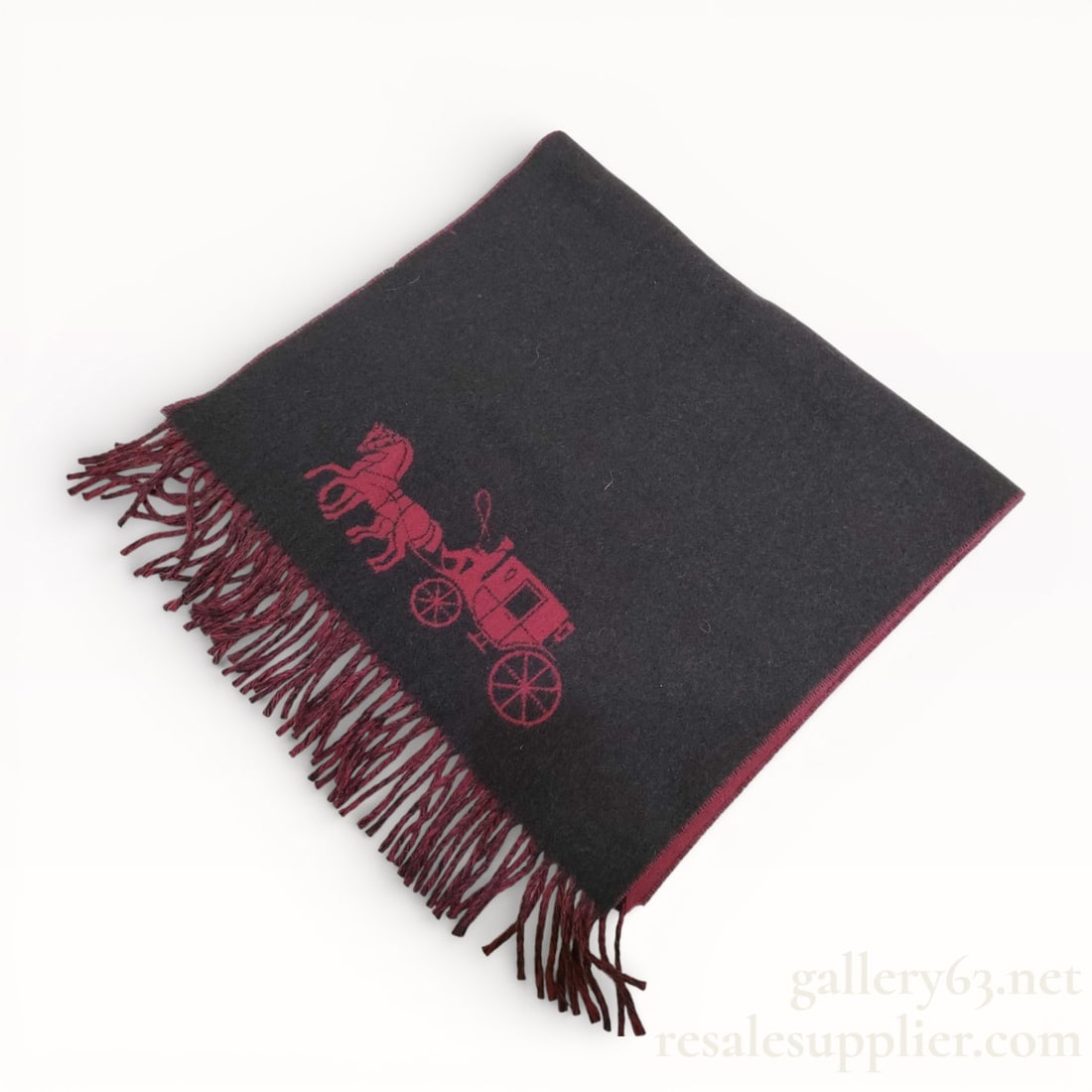 Coach Women's Oversized Bicolor Horse and Carriage Shawl Purple x Pink 160cm: Authentic Coach Women's Oversized Bicolor Horse and Carriage Muffler made of a wool and cashmere blend 160cm size.