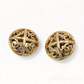 Chanel Vintage 24K Gold Plated 93P Earrings