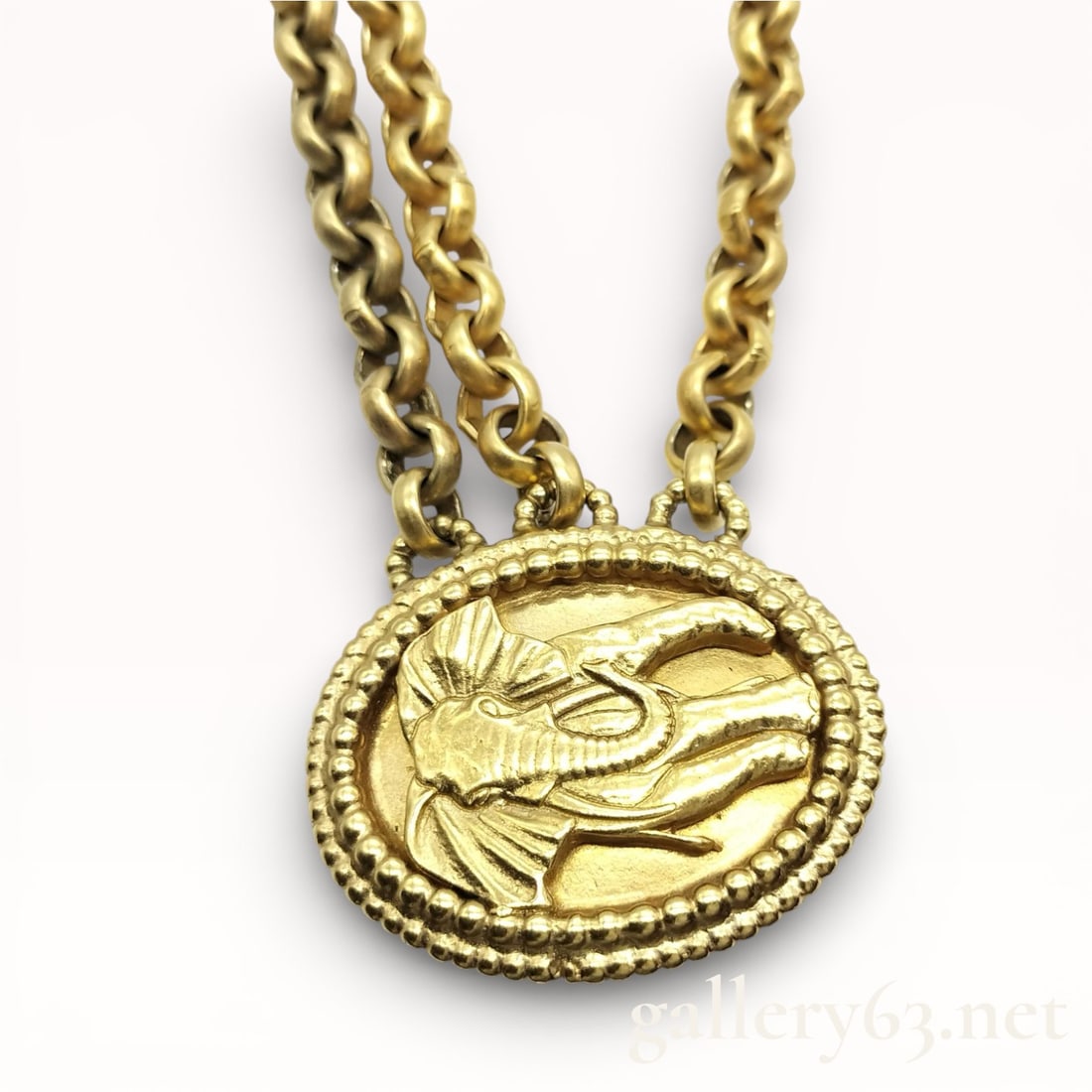 Vintage Salvatore Ferragamo Elephant Pendant Chain Necklace Gold Tone: Authentic Vintage Salvatore Ferragamo Elephant Pendant Chain Necklace Gold Tone.