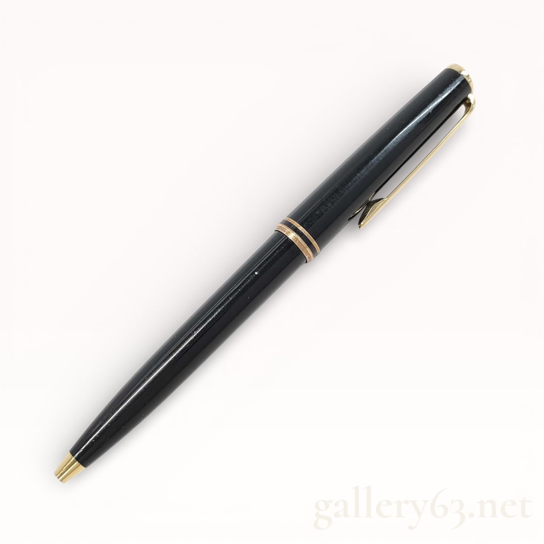 Montblanc Black Resin Ballpoint Pen With Gold-Tone Trim (1 of 10)
