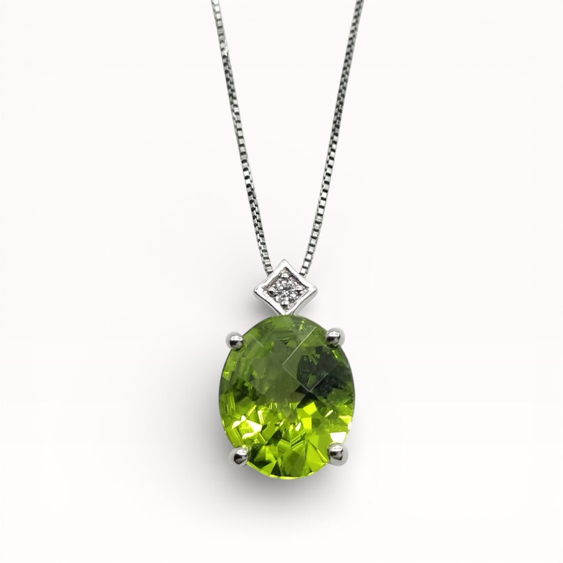 Platinum Necklace With Oval Green Peridot Pendant 45cm (1 of 10)